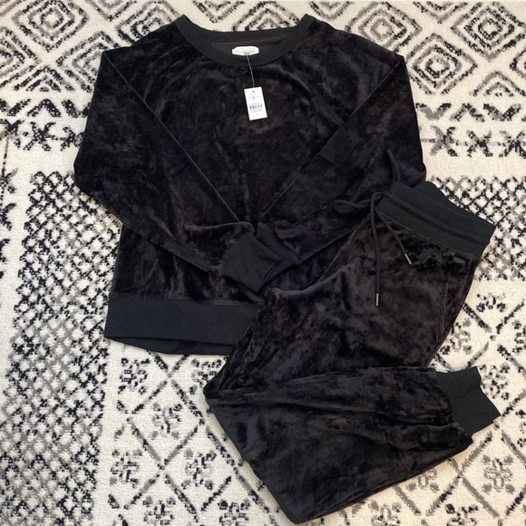 Lou & Grey Pants - Lou & Grey velour set!